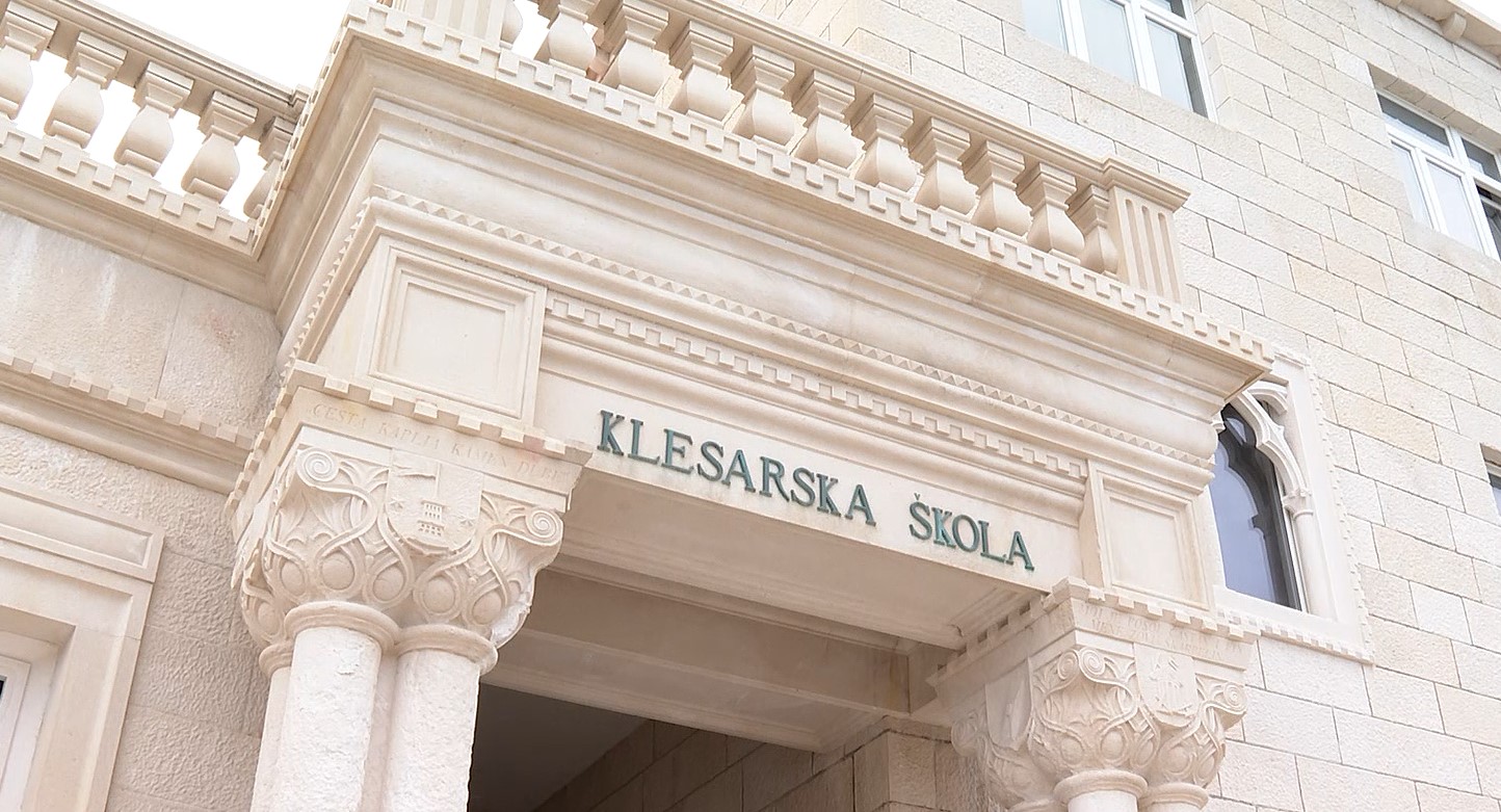 TAKE IT SLOW – PUČIŠĆA STONEMASONRY SCHOOL