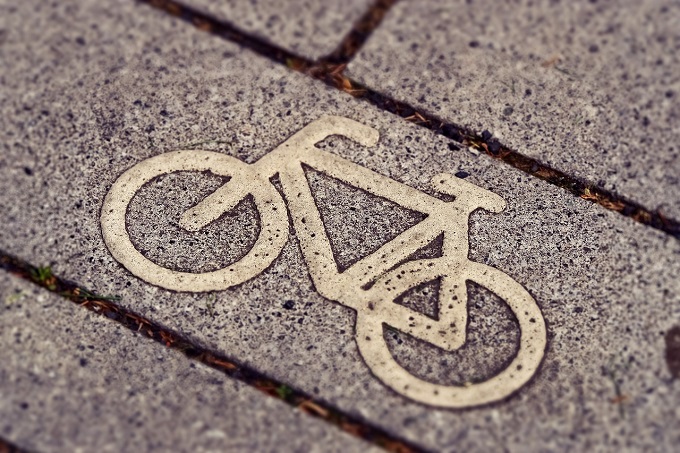 Guidelines for integrating cycling in transport networks