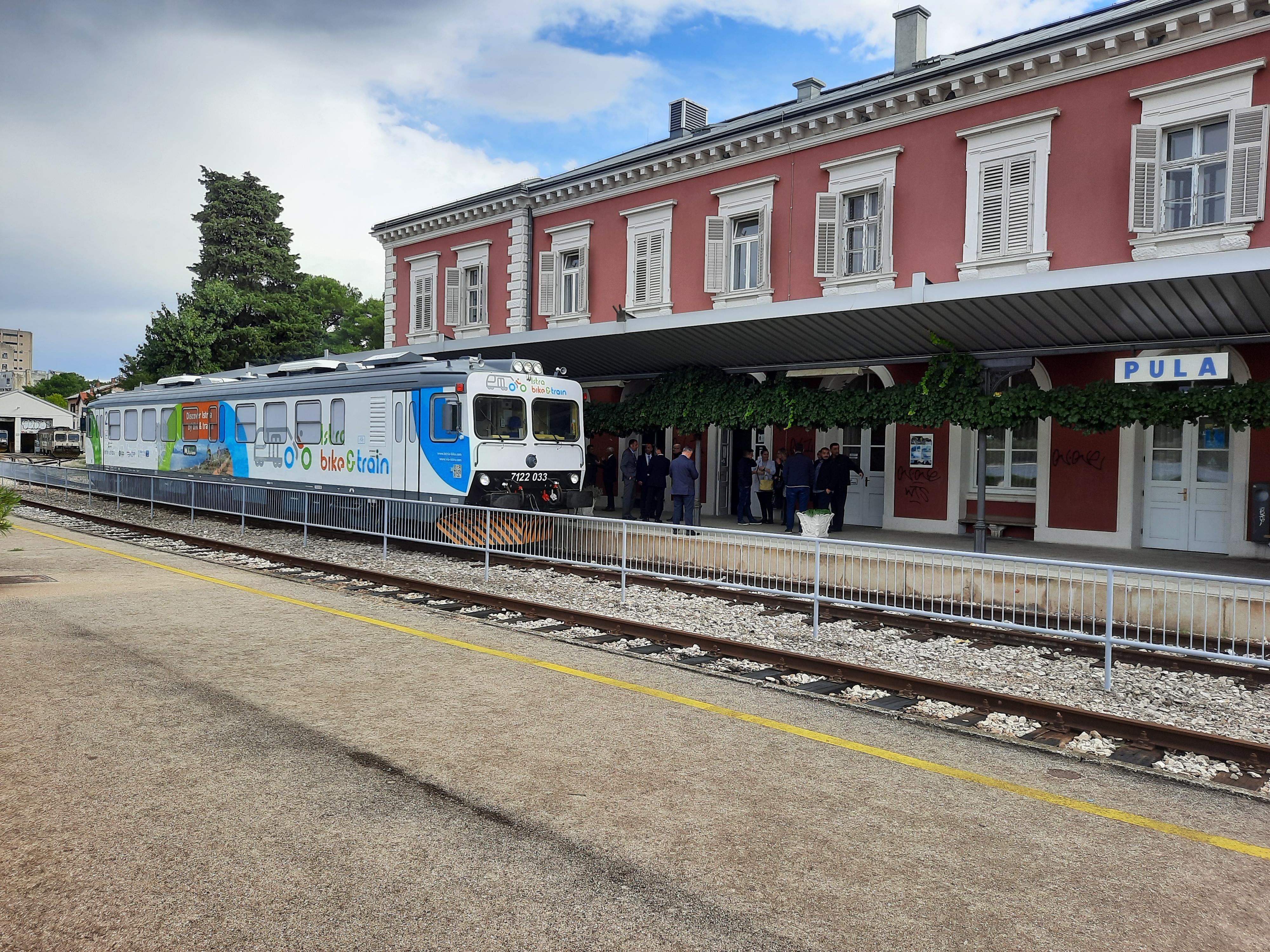 Develop reliable passengers transport networks and intermodal connections in the EUSAIR area